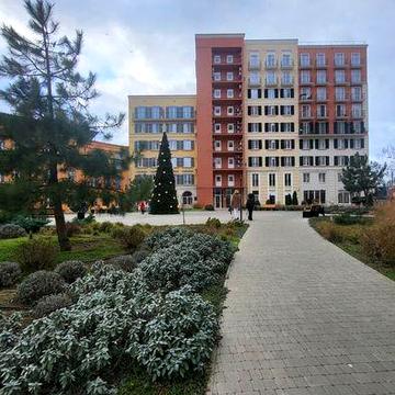 ЖК Виа Рома. Квартира с нишей и ремонтом.  Газовое отопление. Паркинг.