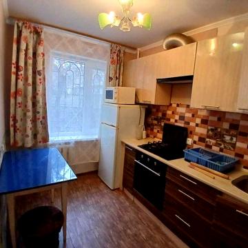 Здам 2х кімнатну на Бачарова-7000 грн.