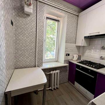 Продаю хорошую 2 комнатную квартиру, ЦЕНТР-Адмиральская Топ - Локация