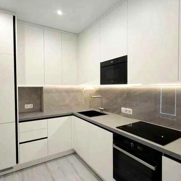 Квартира з дизайнерським ремонтом 1к