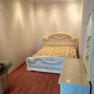 Сдам 2х ком.кв.96 кв, Есенина 11 , 4/ 4