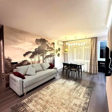 Апартаменты с балконом в центре до 6 человек на проспекте Свободы