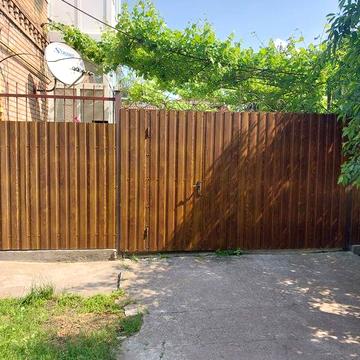 БЕЗ КОМИССИИ!Продам 2--х этаж  дом в центр.части города 151м²