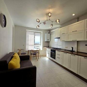 1кімнатна з посудомийкою, кондиціонером  біля міського озера