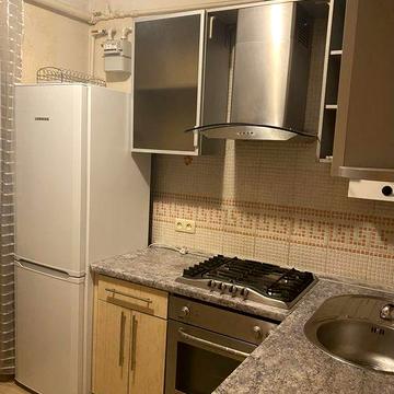 ЗДАМ СВОЮ 2-х кімн. квартиру на пр.Шевченка