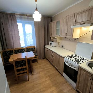 Симиренка вул., 31