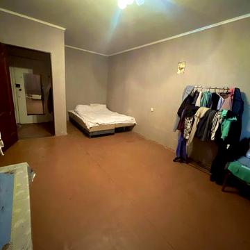 Продам 1 комнатную квартиру на левом берегу