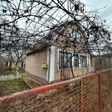 Продаж дачного двоповерхового будинку з газовим опаленням на 6 сотках