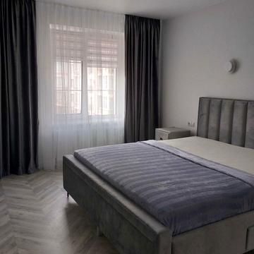 Володимирська вул., 90