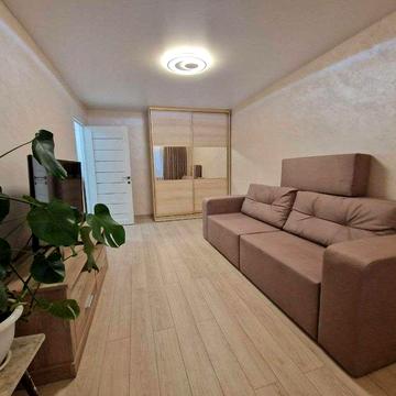 Продам 2х комнатную с мебелью и техникой