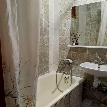 Оренда 2.кім. кв. Квартал , 9000