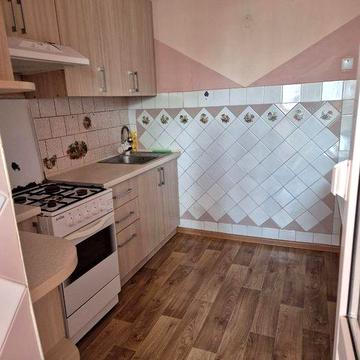 Здам ПРОСТОРУ  1кімн. ЧЕШКУ, ЕНТУЗІАСТІВ, є меблі та техніка, вільна