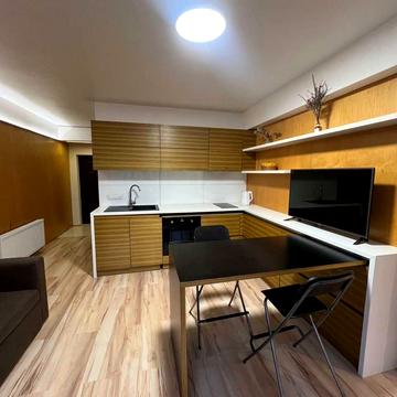 Олександра Поля просп. (Кірова), 27-Д