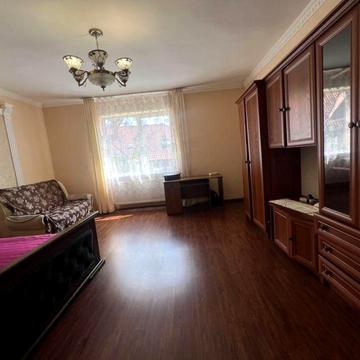 В Продажу ВЕЛИКА 1 кімн