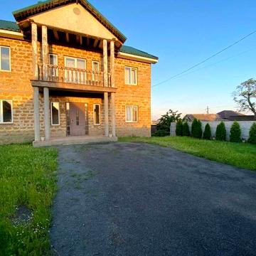 Продам Дом  возле пл освобождения.плюс СТО