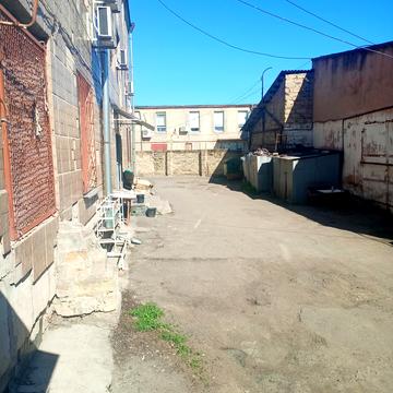 Дмитра Іванова вул., 33