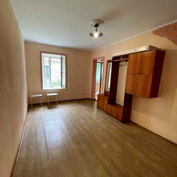 Продається однокімнатна квартира на вулиці Косвенна / Колонтаївська!