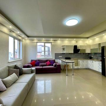 3 комнатная   86 метров  Кухня гостиная 40 метров Пригород Таирова