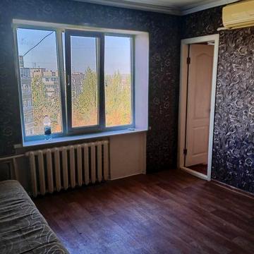 Дешево продам 2-кімнатну на Вечірньому.