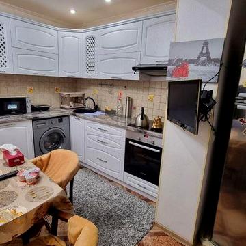 Без%, Продаж 3к. кв. Ревуцького 19/1