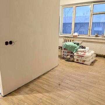 Продається 2-кім квартира на вул С. Стальского, 8, центр р-ну Воскресе