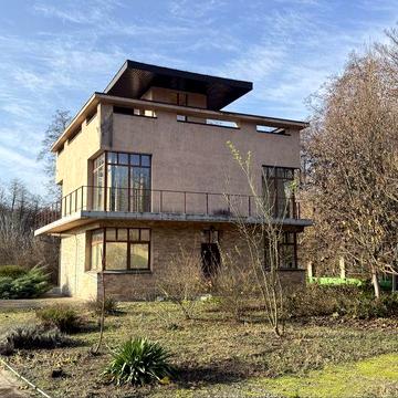 Продам будинок з вдалим розташуванням Вишеньки 180 кв.м., 55 соток