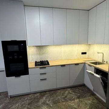 Євродвокімнатна з новим ремонтом! Газове опалення!