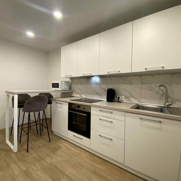 Козацька 2/1, двокімнатна, довгостроково