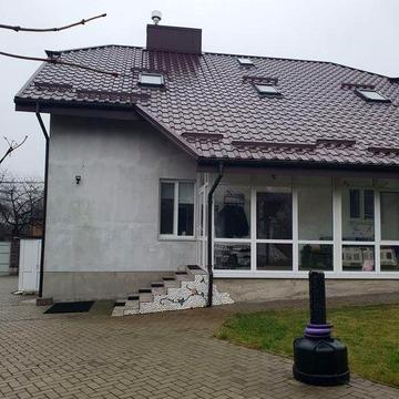 Продам 5 кімнатний будинок в Рівному ( вул.Руська, район 6 школи)