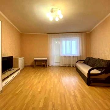 Здається 1-кімнатна квартира на вул.Срібнокільскій,12