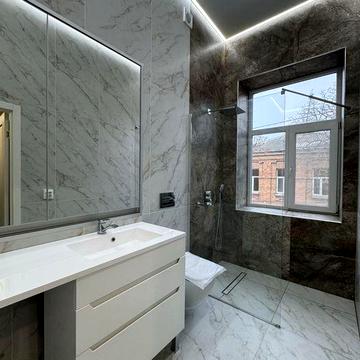 Продам квартиру в центрі міста три окремі кімнати