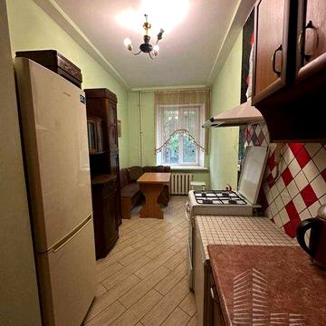 Сдам двух комнатную квартиру в Центре.