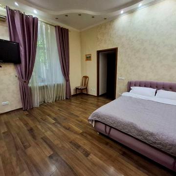 Рішельєвська вул. (Ленина улица), 37