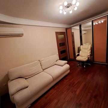 Введенська вул., 42