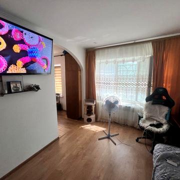 Продам 2х кімнатну квартиру на вул. Козарського . Світло не вимикають