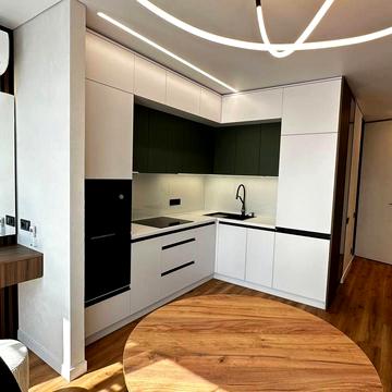 Богдана Хмельницького вул., 94