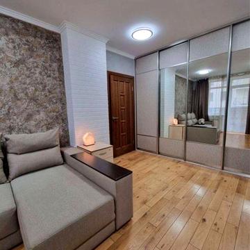 Євро 2к квартира з ремонтом біля парку Мама