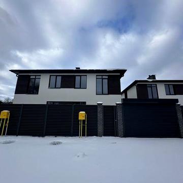 Продаж чудового таунхаусу 100 кв.м навпроти озера в сел. ГОСТОМЕЛЬ