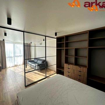 Продаж квартири з ремонтом у будинку бізнес -класу Г