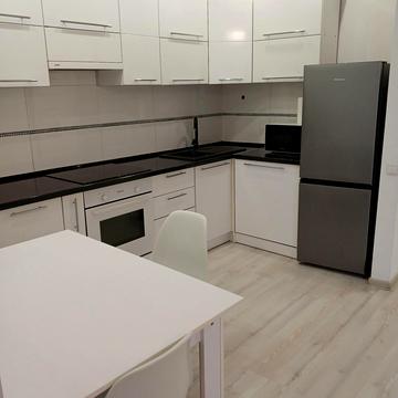 Анатолія Петрицького вул., 23