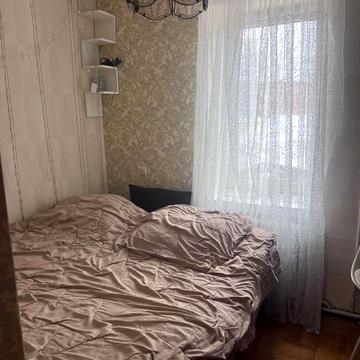 Продам трикімнатну затишну квартиру не мебльована