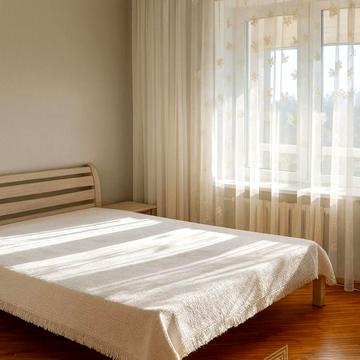 Академіка Булаховського вул., 5-Г