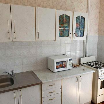 Оренда 2 к кв, вул. Каштанова 5, Початок Троєщини. Поруч АТБ, школи