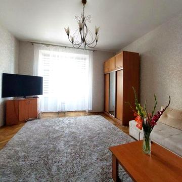 Продаж двокімнатної квартири вул.Куліша центр