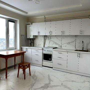 Здається трьохкімнатна квартира