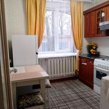 Здам 1к квартиру в гарному стані. Район 14 школа. На 2+ місяці.