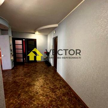 Богдана Хмельницького бульв., 12