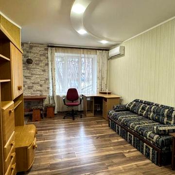 Оренда 2к кв Нез України, 61, тільки сімейним