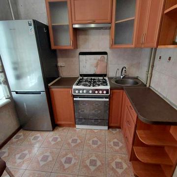 Здається 1-кім квартира в Хортицкому районе. Ціна 6500+ку.