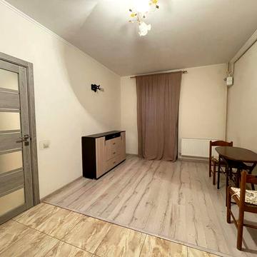 Оренда затишної 1-ї квартири на вул. Демнянська 30, новобудова